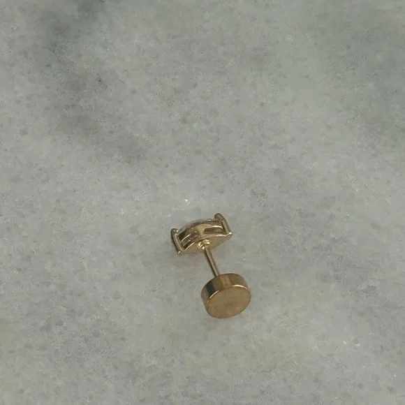 Gold Crystal Tear Drop Mini Micro Cartilage Earring 

Brand New - Picture 5 of 5